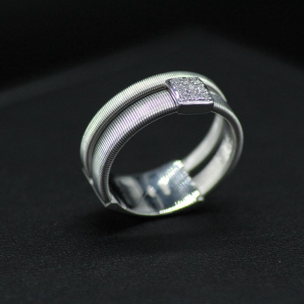 bague avec diamant